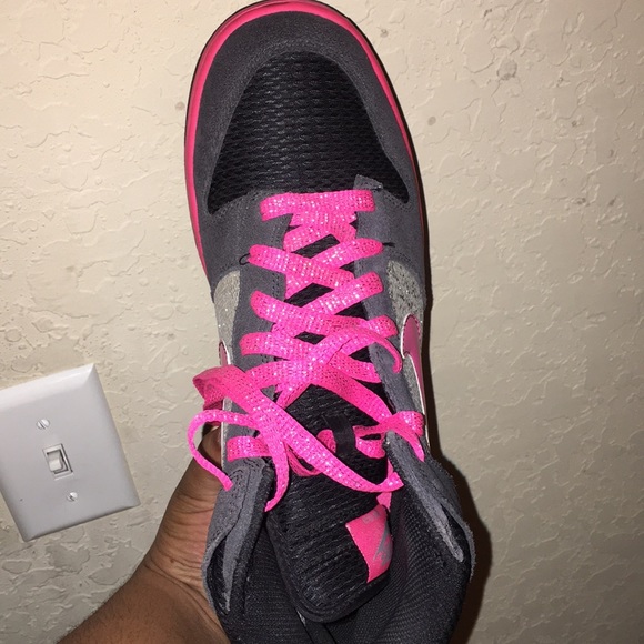 PINK/GREY/GLITTER NIKES👟 - Picture 3 of 4